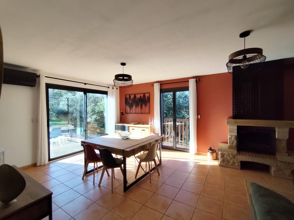 Gîte des Chênes House in Occitanie