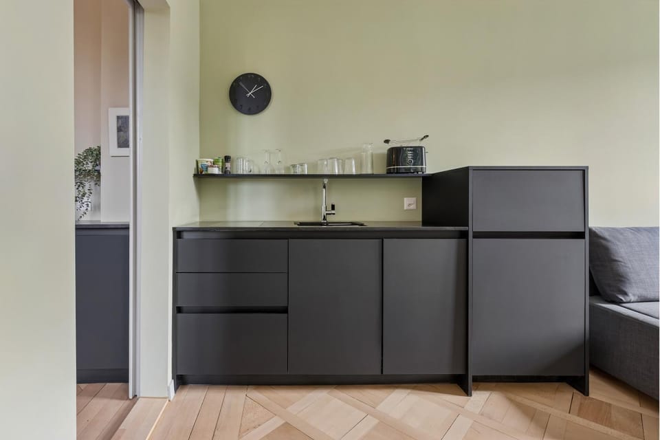 Kitchen or kitchenette