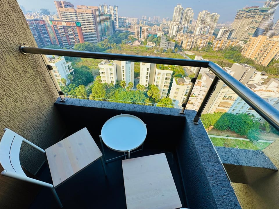 Orchid 002 City View Couple friendly Amanora Town Apartment in Pune