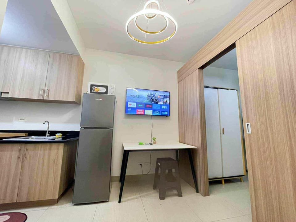 SHORE 2 TOWER 3 Near MOA Easy Vacation Shopping Center Apartment in Pasay