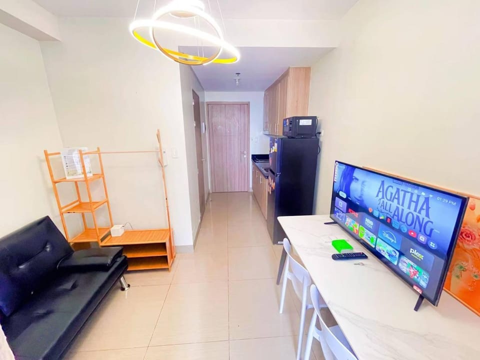 SHORE 2 TOWER 3 Near MOA Easy Vacation Shopping Center Apartment in Pasay
