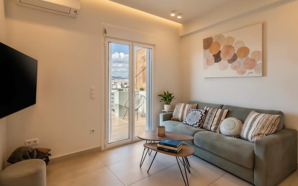 Chic & Stylish 6th Floor Penthouse Apartment in Athens