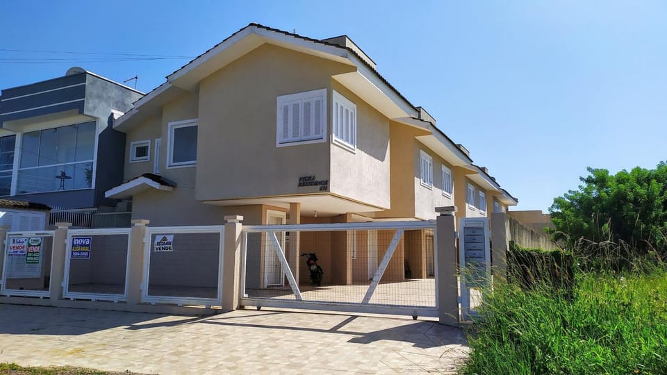 Vicka Residence Apto 2 quartos suítes Apartment in Tramandaí
