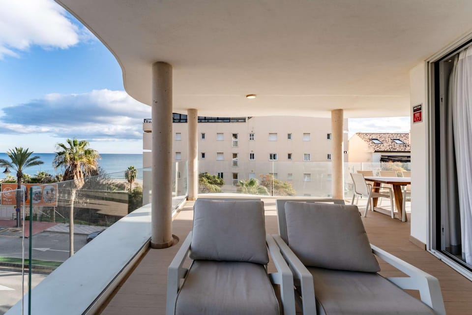 THE WAVE vistas al mar y parking privado by Sunny Residences Apartment in Fuengirola