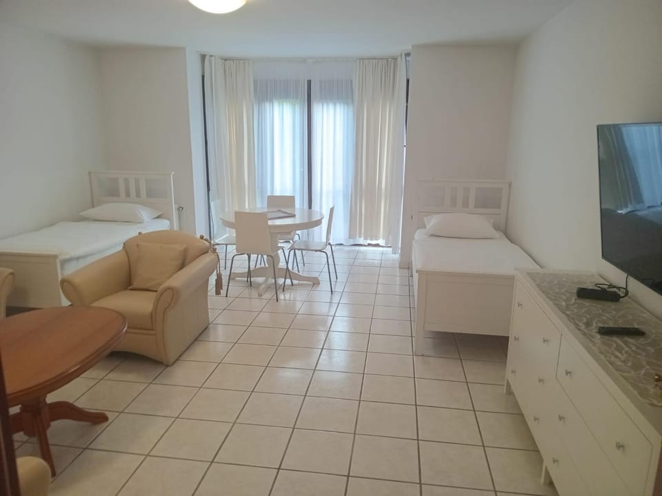 Wohnung im Herzen der Altstadt 1 Schlafzimmer 1 Wohnzimmer Balkon Apartment in Bonn