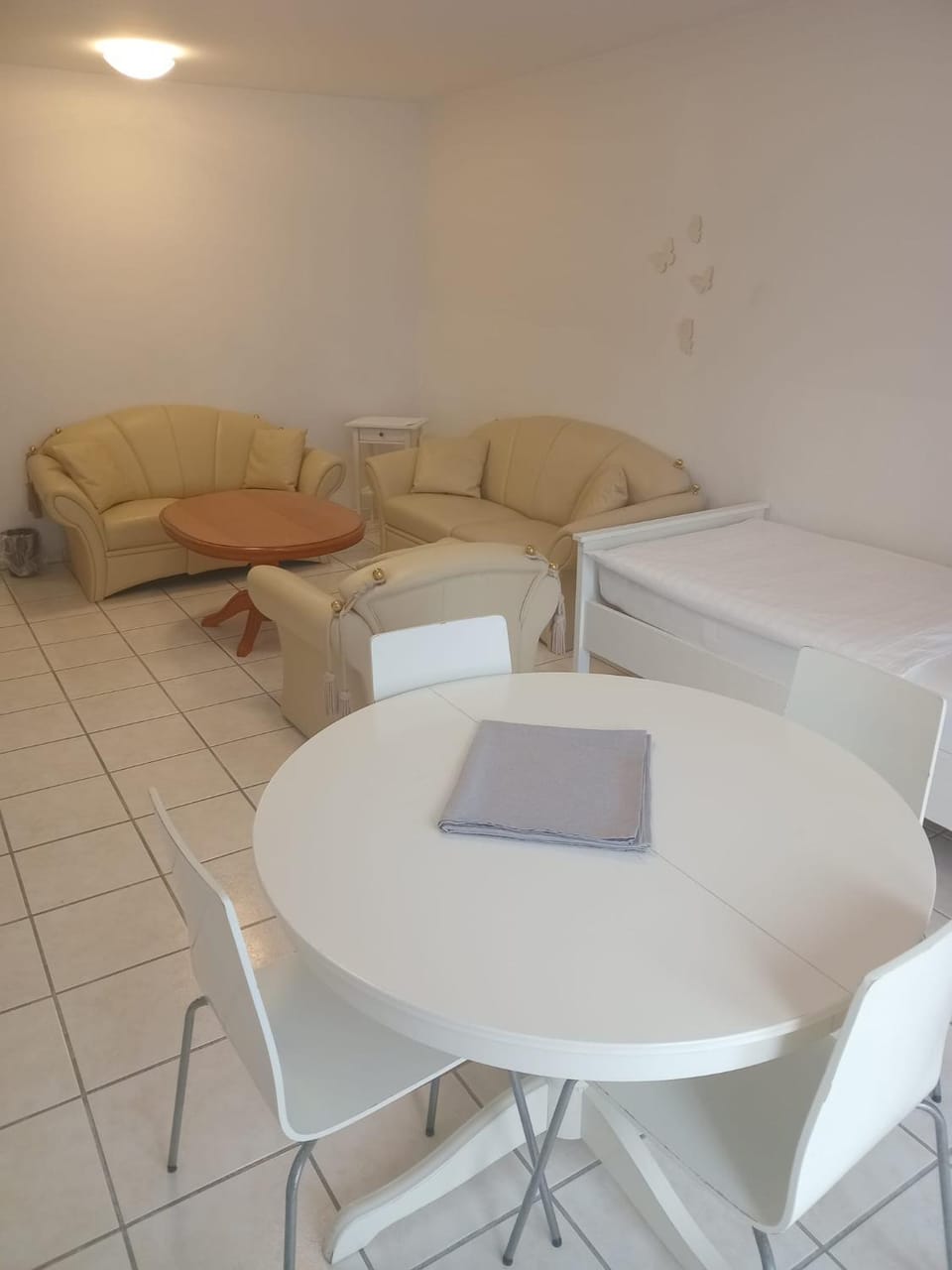 Wohnung im Herzen der Altstadt 1 Schlafzimmer 1 Wohnzimmer Balkon Apartment in Bonn