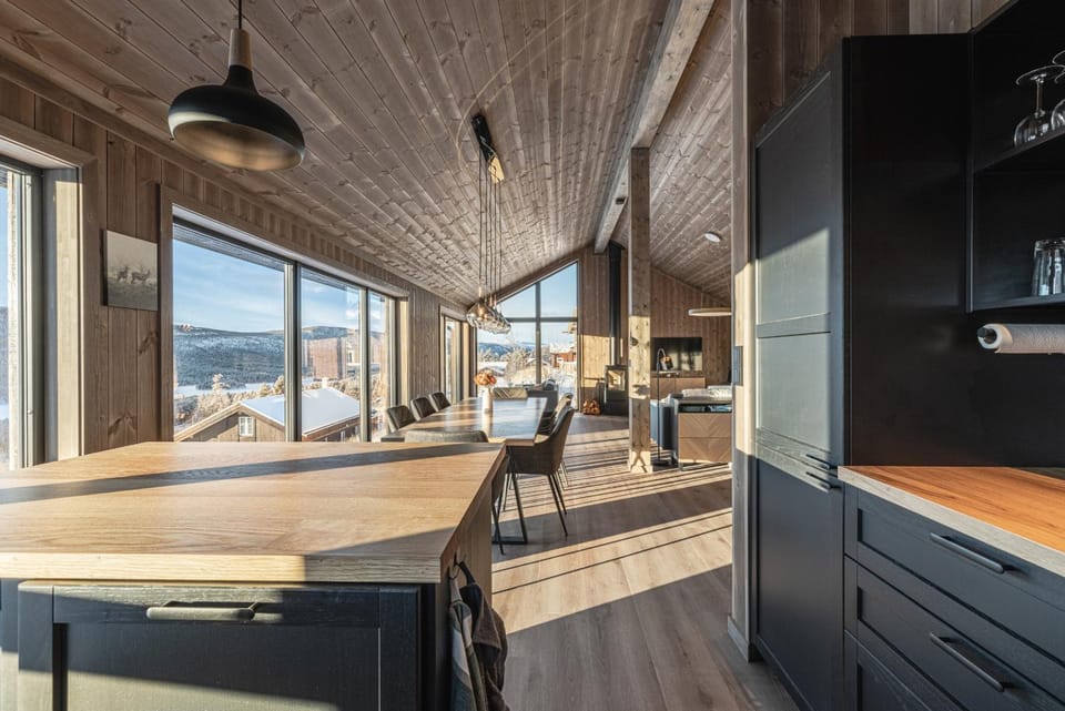 Natural landscape, Kitchen or kitchenette, Living room, Seating area, Dining area, oven