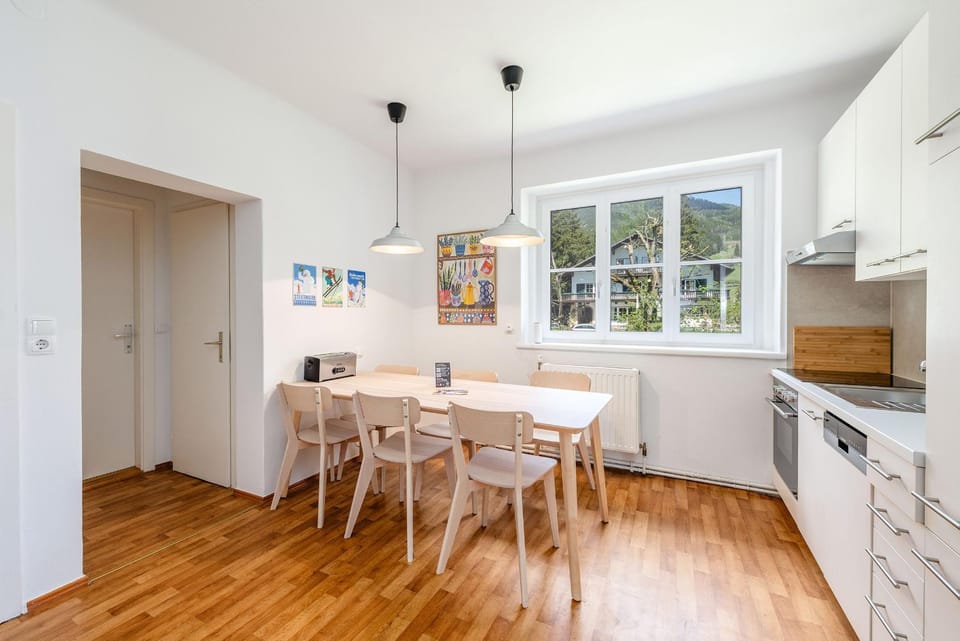 Dining area, kitchen