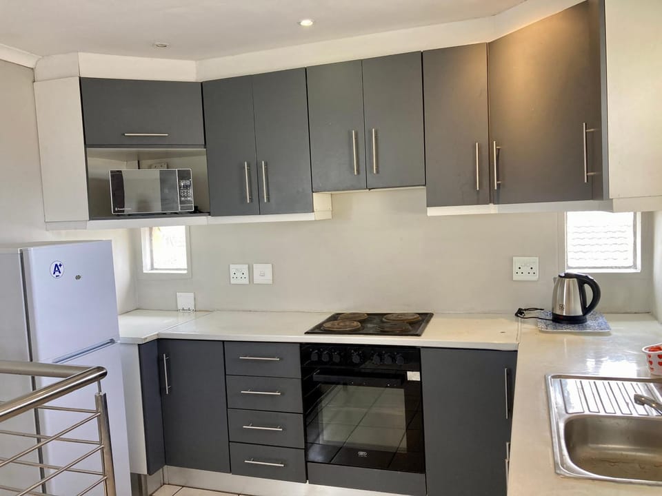 Unit 2, GatherPoint Sleeps 8 Self-Catering Group Belhar-CT Apartment in Cape Town