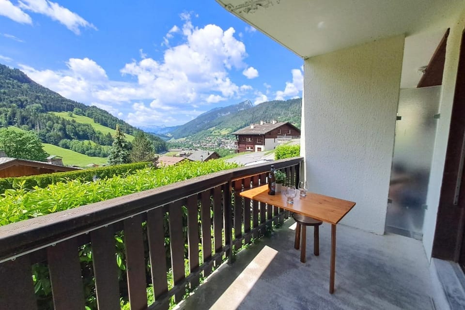 Studio with Balcony Near Ski Lifts Apartment in Le Grand-Bornand