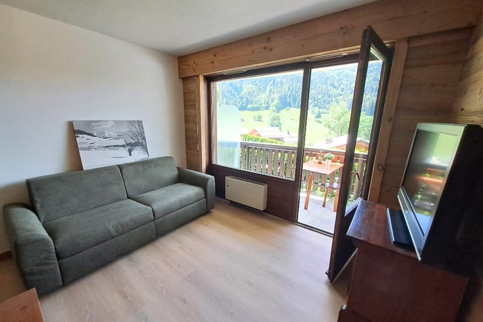 Studio with Balcony Near Ski Lifts Apartment in Le Grand-Bornand