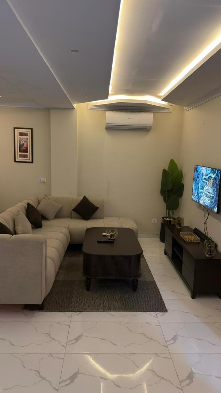 TV and multimedia, Living room, Seating area, air conditioner