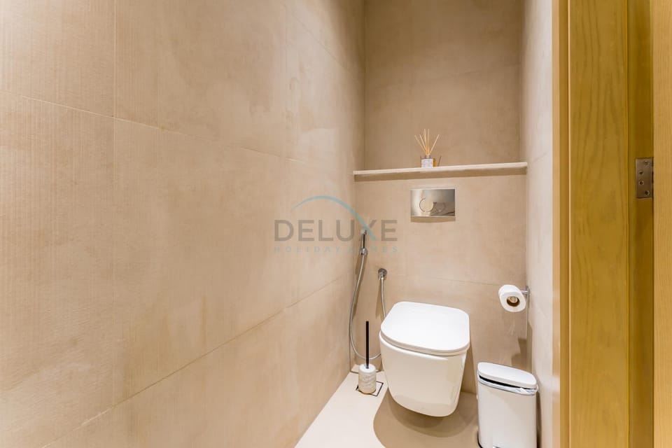 Toilet, bidet