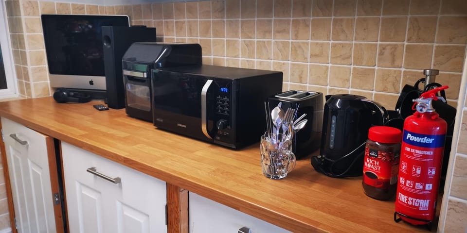 Coffee/tea facilities, Kitchen or kitchenette, toaster
