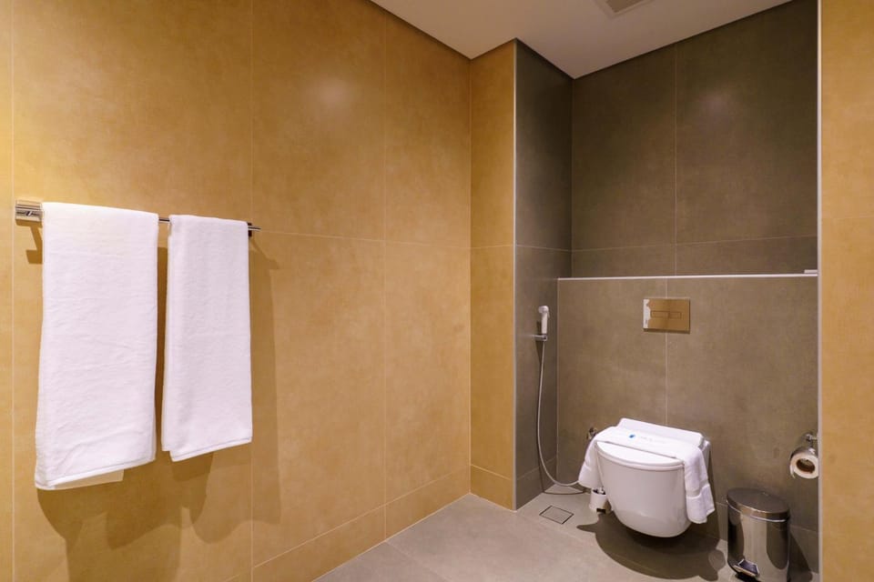 Toilet, Bathroom