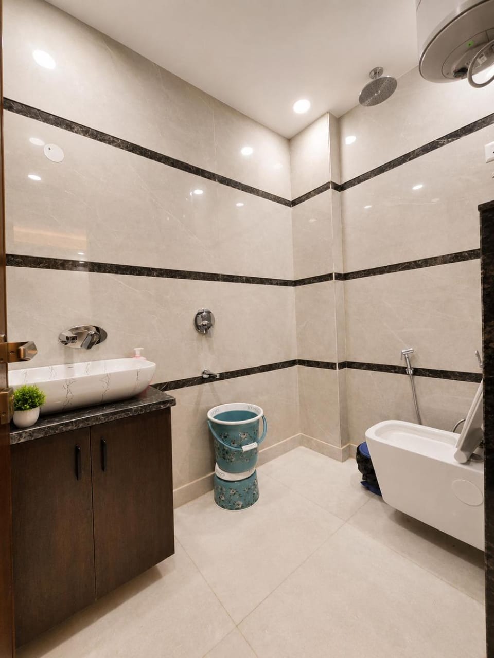Homlee-Gold-4BHK-Lift-Parking-Vasant Kunj Apartment in New Delhi
