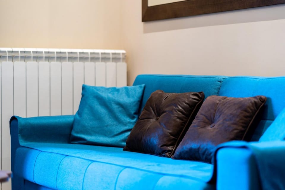 Living room, Seating area, heating, internet