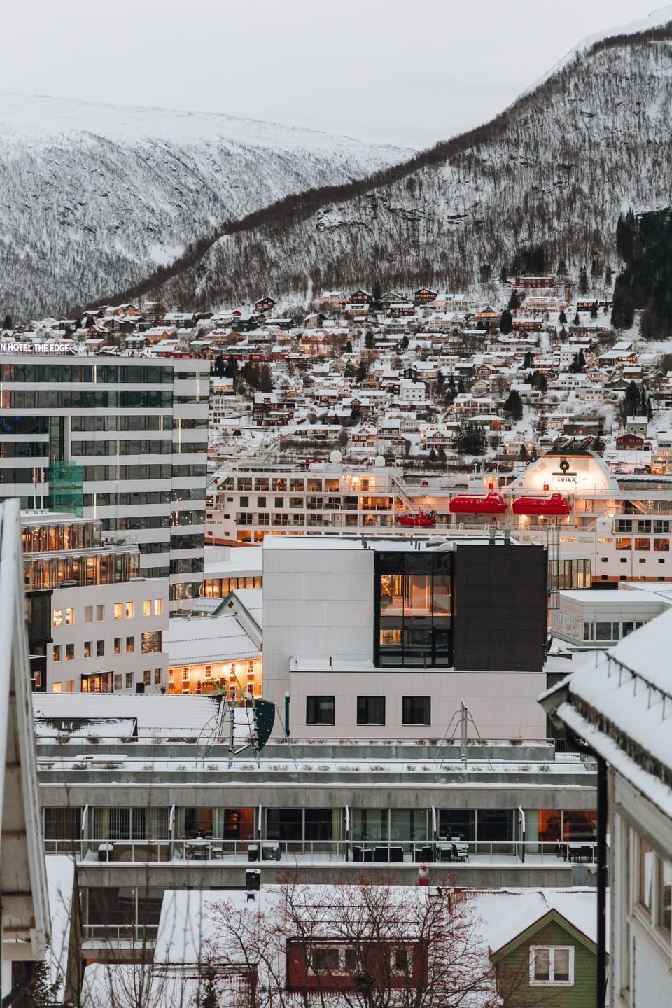 Tromsø from the front row - with unforgettable views Apartment in Tromso