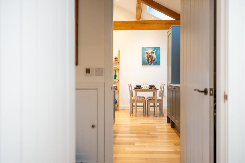 Beautiful 2 Bedroom Barn in Cerney Wick Apartment in Cotswold District