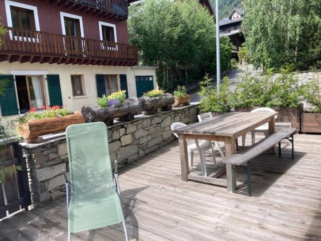 Spacious 2 bedroom apt with terrace Chamonix center Apartment in Chamonix