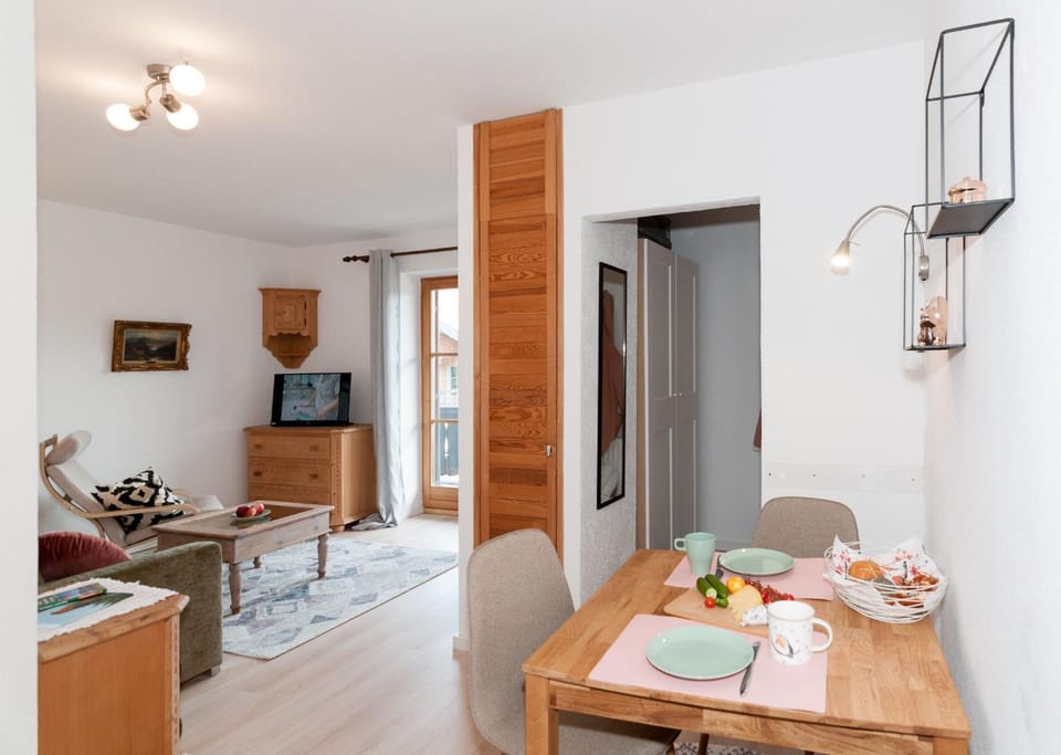Ferienwohnung Rotkehlchen, Whg 8 Apartment in Tegernsee