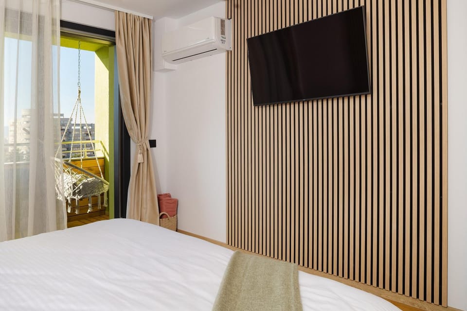 Communal lounge/ TV room, Bedroom, air conditioner