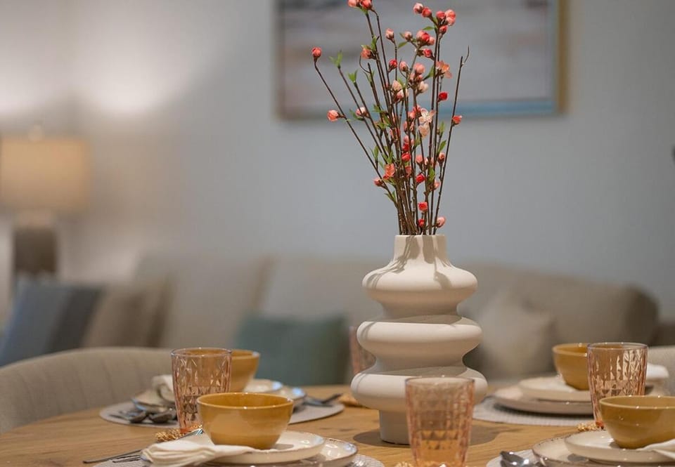 Gorgeous 2 Bed in Cyan Beach Residence Apartment in Al Sharjah