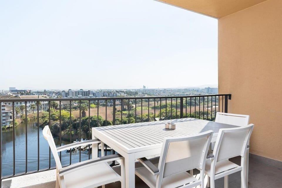 LuxeStay 2-Bed Century City Gem Apartment in Cape Town