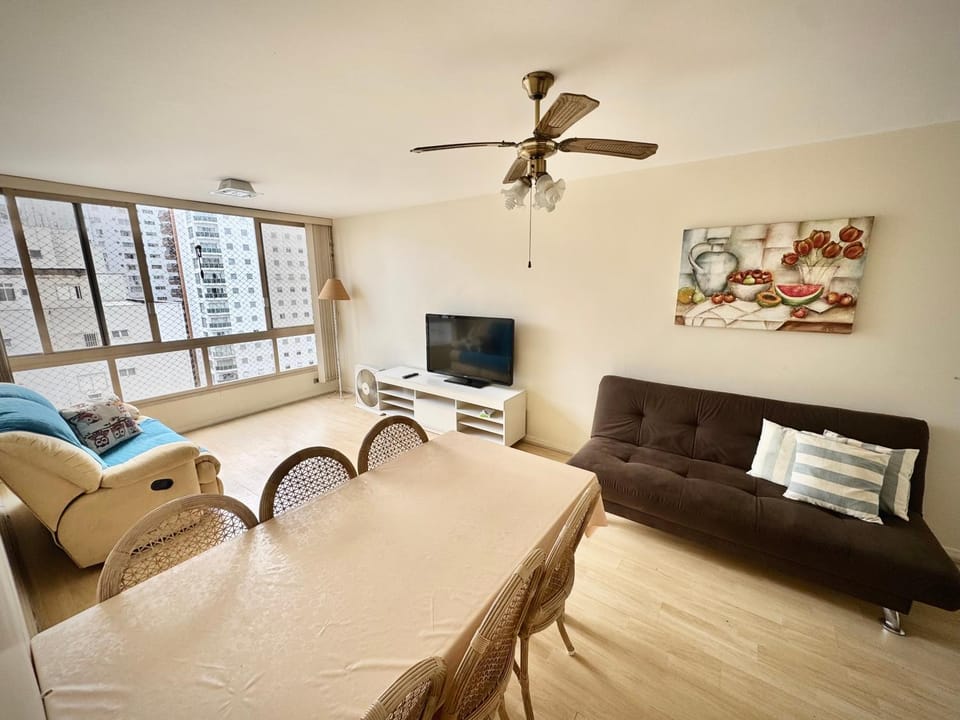 Apartamento Pitangueiras! Ar Vaga de Garagem 2 Quartos! 1 Quadra da Praia! Apartment in State of São Paulo