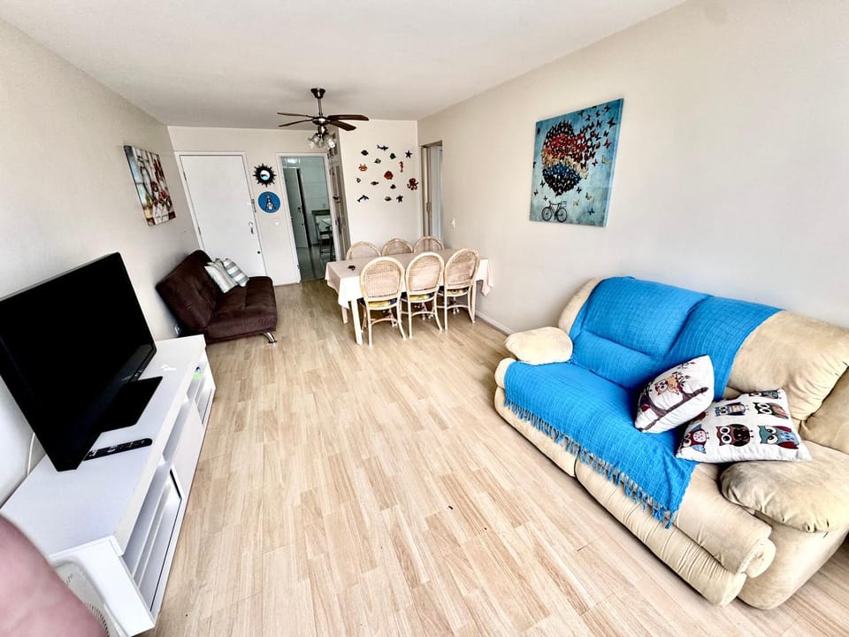 Apartamento Pitangueiras! Ar Vaga de Garagem 2 Quartos! 1 Quadra da Praia! Apartment in State of São Paulo