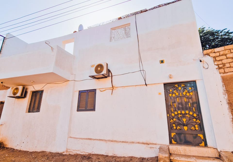 Property building, Day