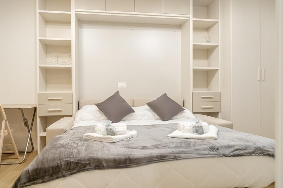 Bed, Photo of the whole room, Bedroom, towels, wardrobe