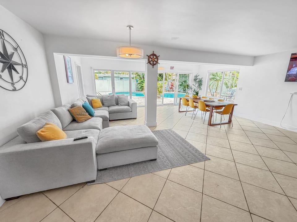 TV and multimedia, Living room, Seating area
