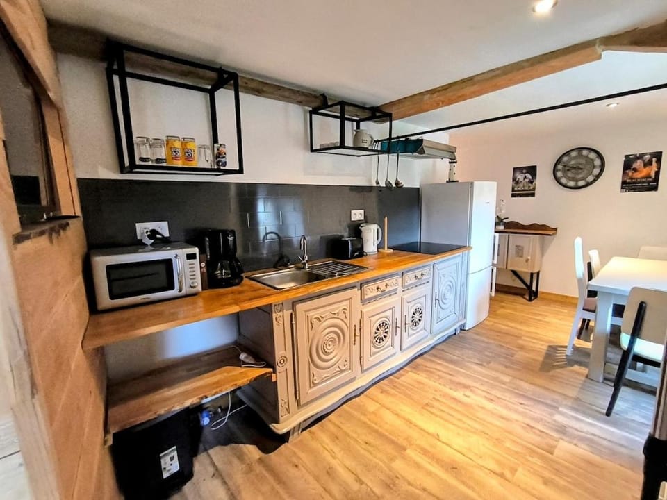 Kitchen or kitchenette, stove