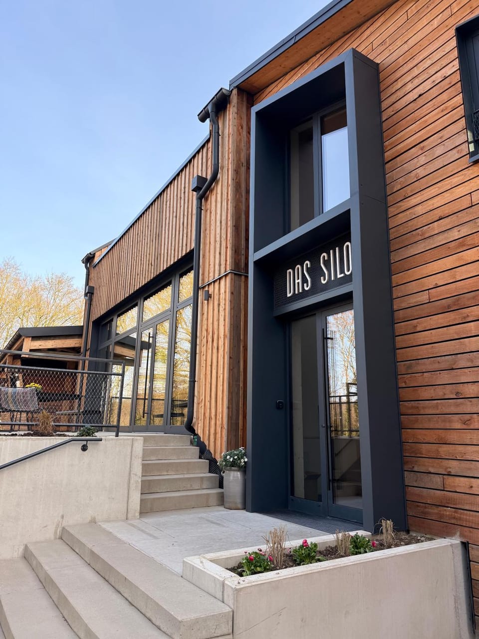 Property building, Facade/entrance