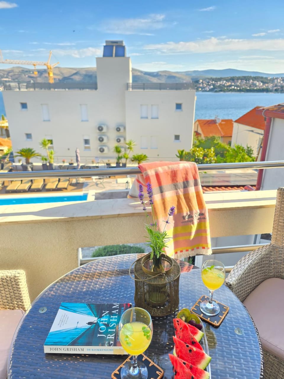 Apartments Silva with a view of sea Apartment in Okrug Gornji