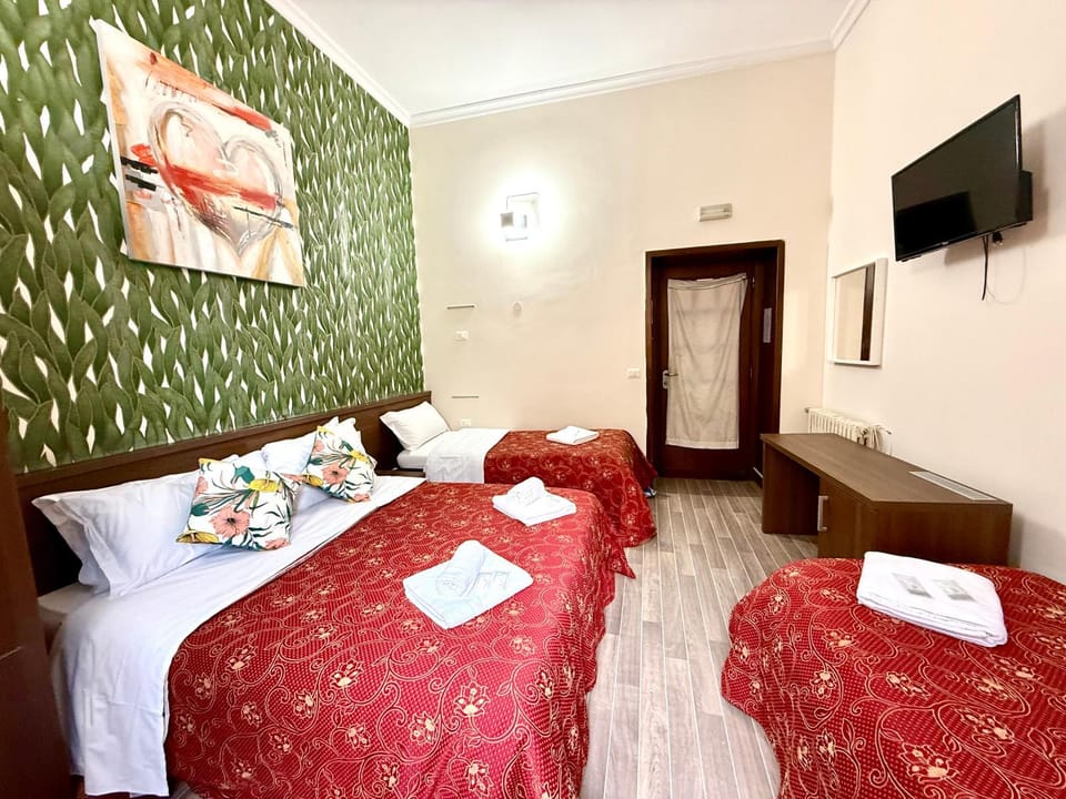 Bed, Bedroom, towels