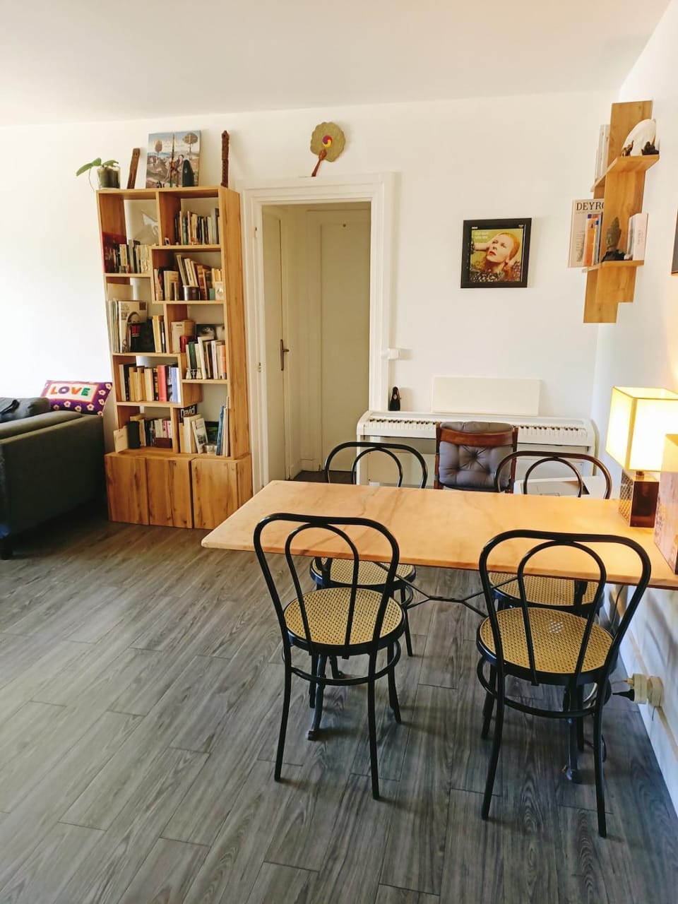 Seating area, Dining area