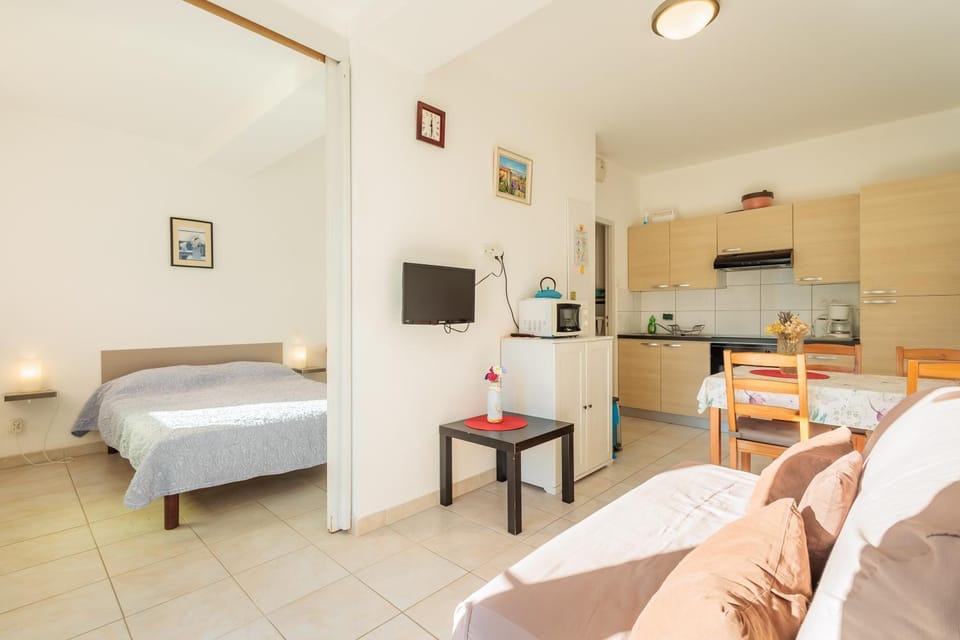 Seating area, Bedroom