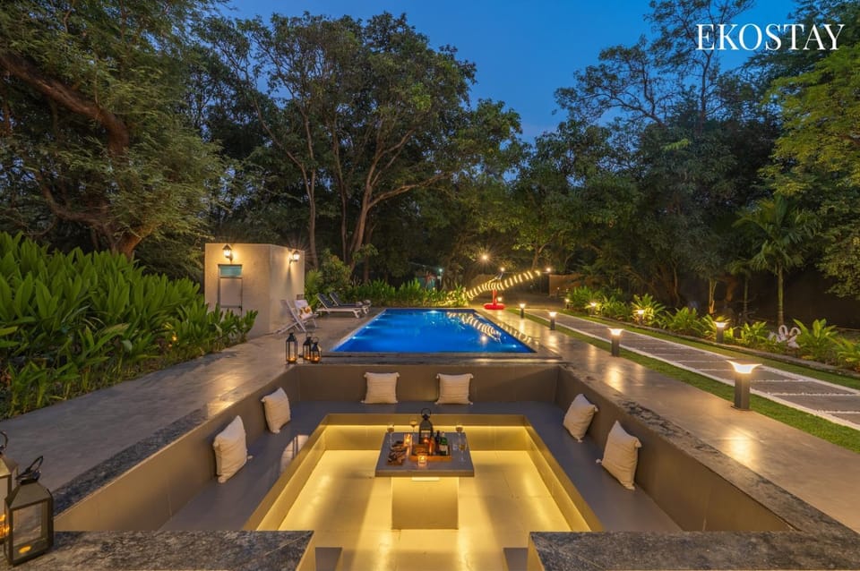 Day, Night, Natural landscape, Garden, Garden view, Pool view, Swimming pool, sunbed
