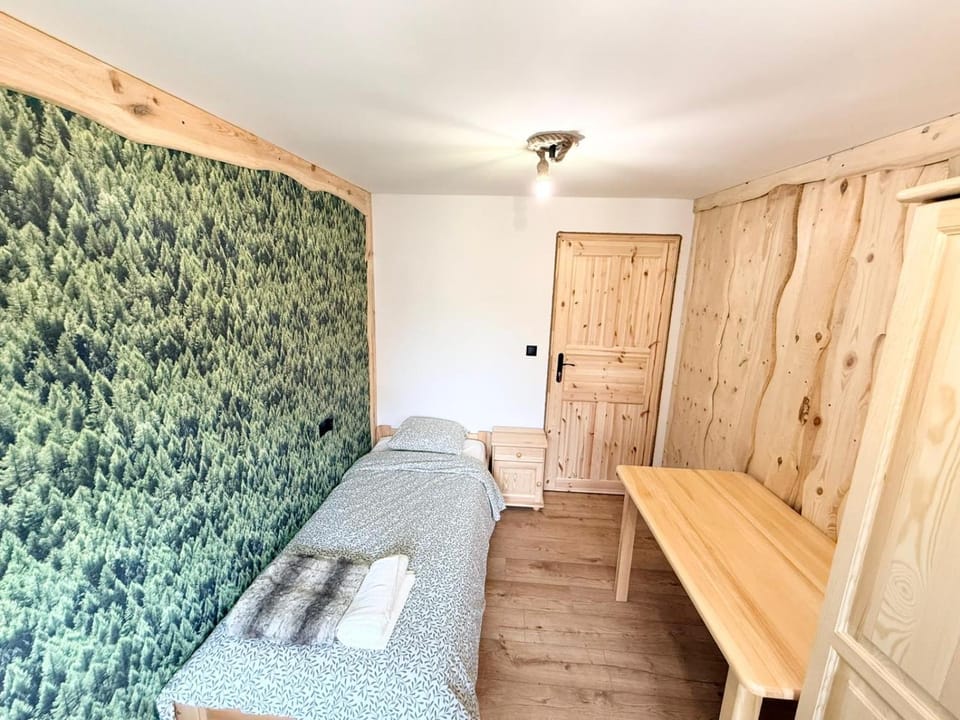 Bed, Photo of the whole room, Bedroom, wardrobe
