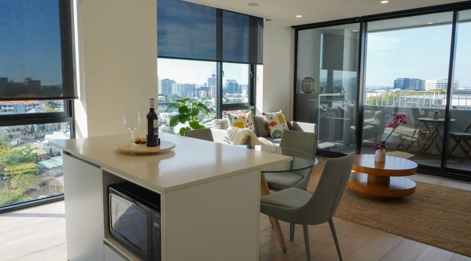 View (from property/room), Balcony/Terrace, Living room, Seating area, Dining area