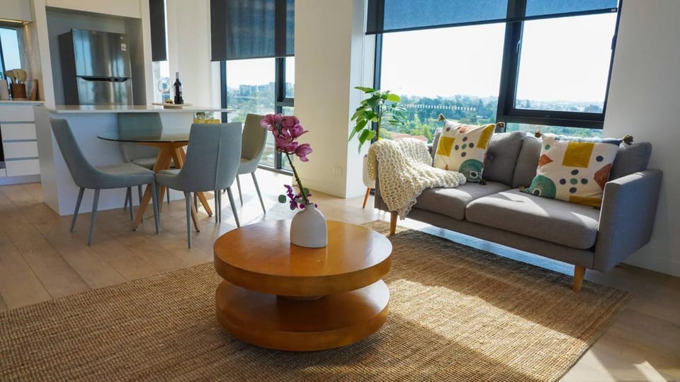 View (from property/room), Living room, Seating area, Dining area