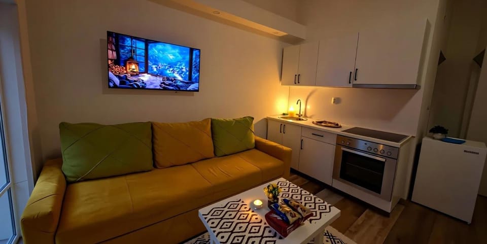 TV and multimedia, Kitchen or kitchenette, Seating area, oven