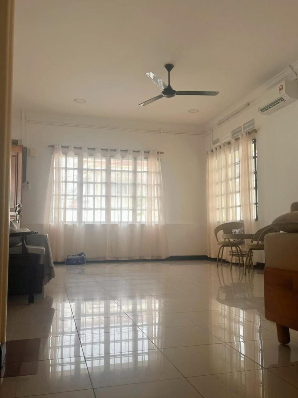 Communal lounge/ TV room, Living room, Seating area, air conditioner