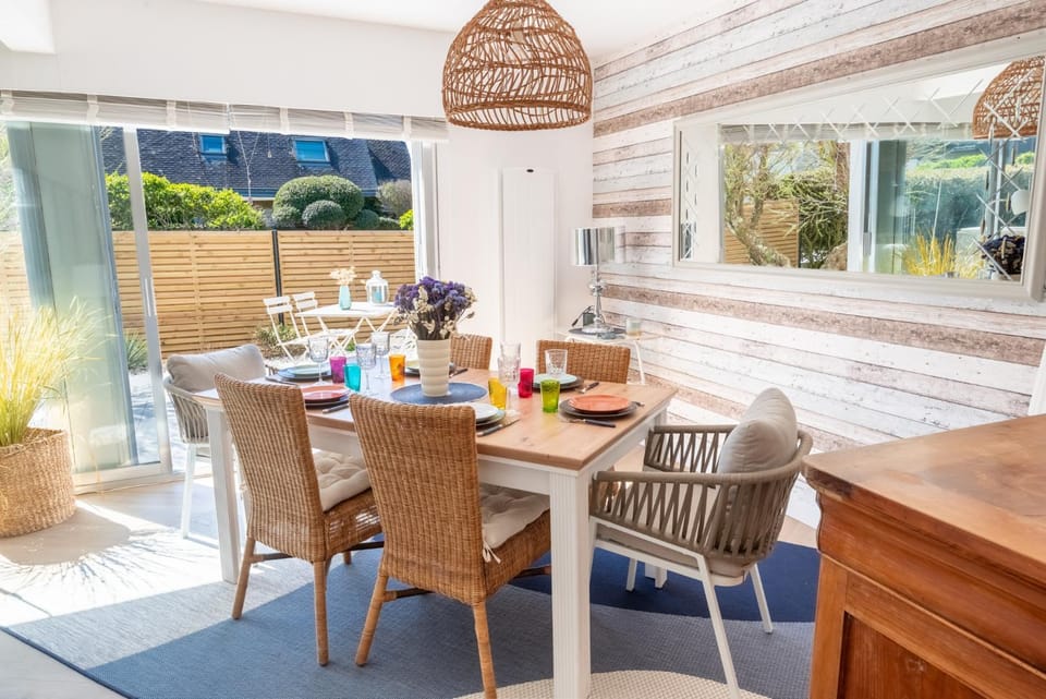 Patio, Balcony/Terrace, Dining area, furniture, heating, internet