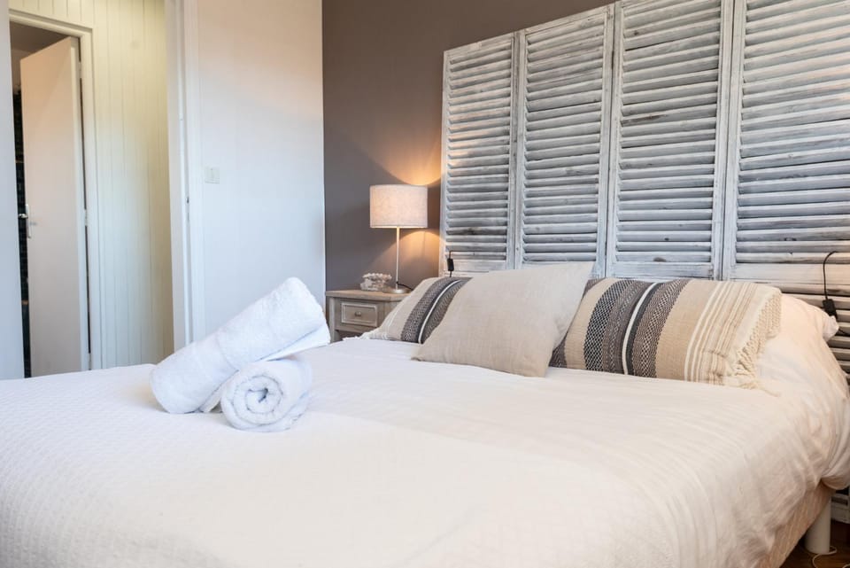 Bathroom, Photo of the whole room, Bedroom, heating, internet, towels