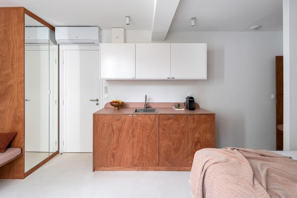 Kitchen or kitchenette