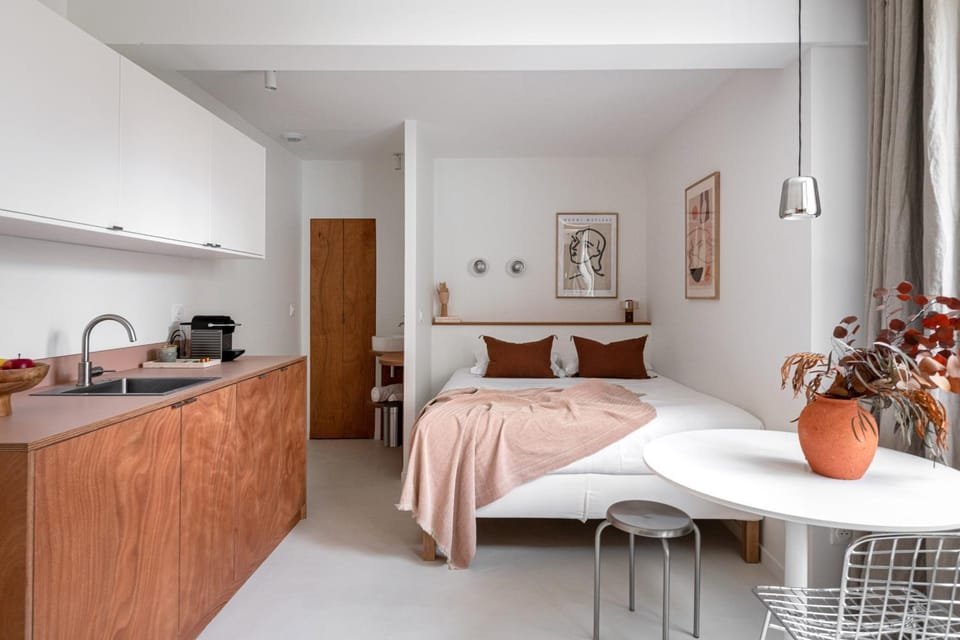Photo of the whole room, Dining area, Bedroom