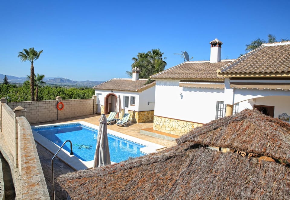 Casa Rural Típica Andaluza, WiFi,Piscina, Barbacoa, Aire Acondicionado, 5min Centros Country House in Valle del Guadalhorce